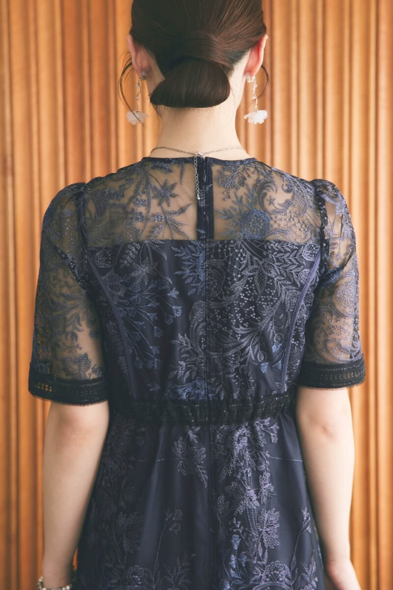 ネイビーのラダーレースドレスの商品画像6