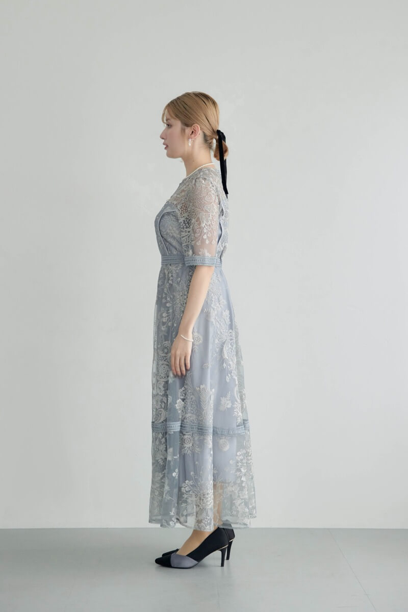 ブルーのラダーレースドレスの商品画像3