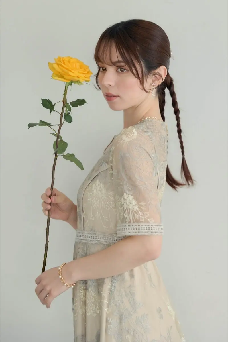 グレージュのラダーレースドレス | Dorry doll | M | 結婚式パーティー