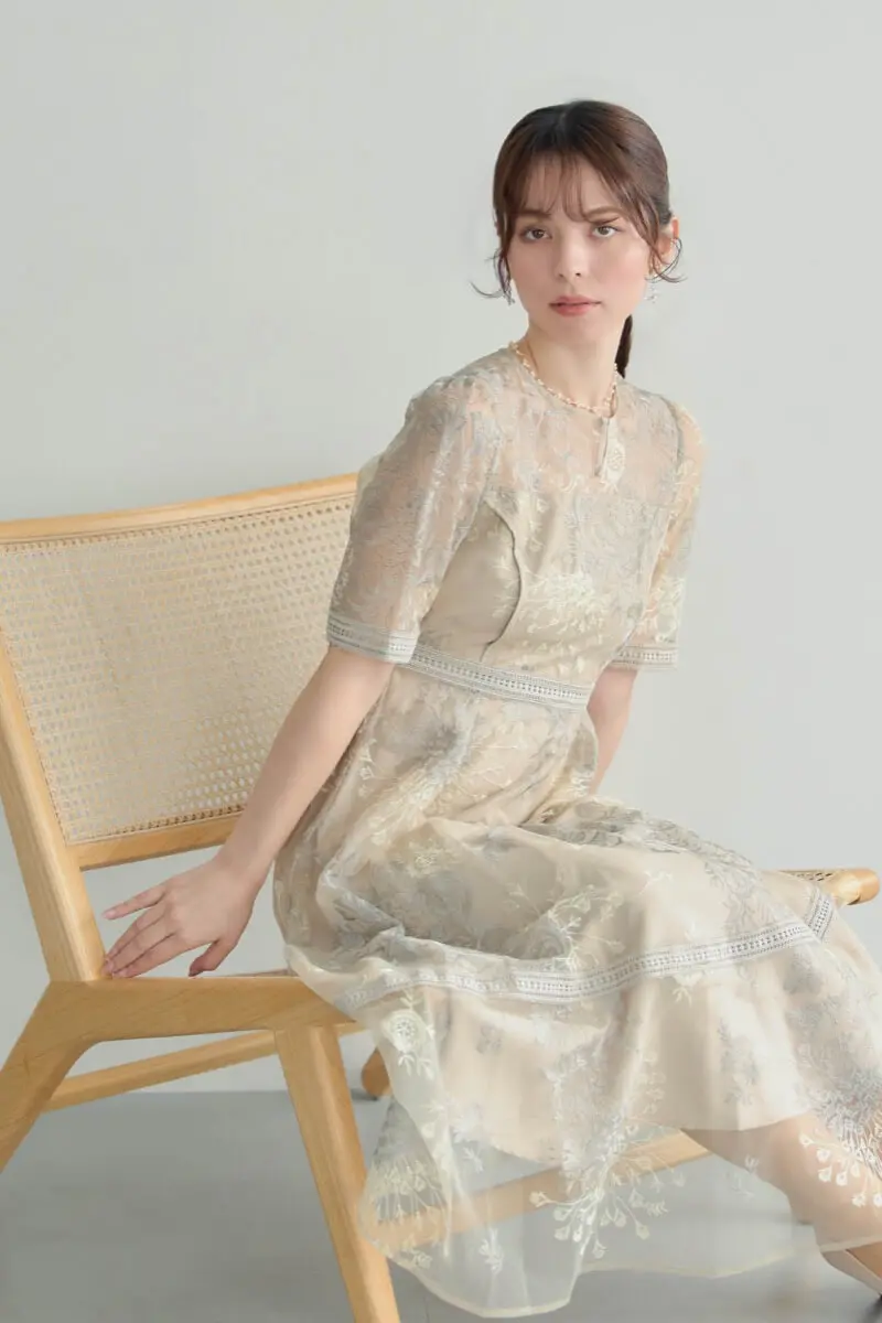 グレージュのラダーレースドレス | Dorry doll | M | 結婚式パーティー