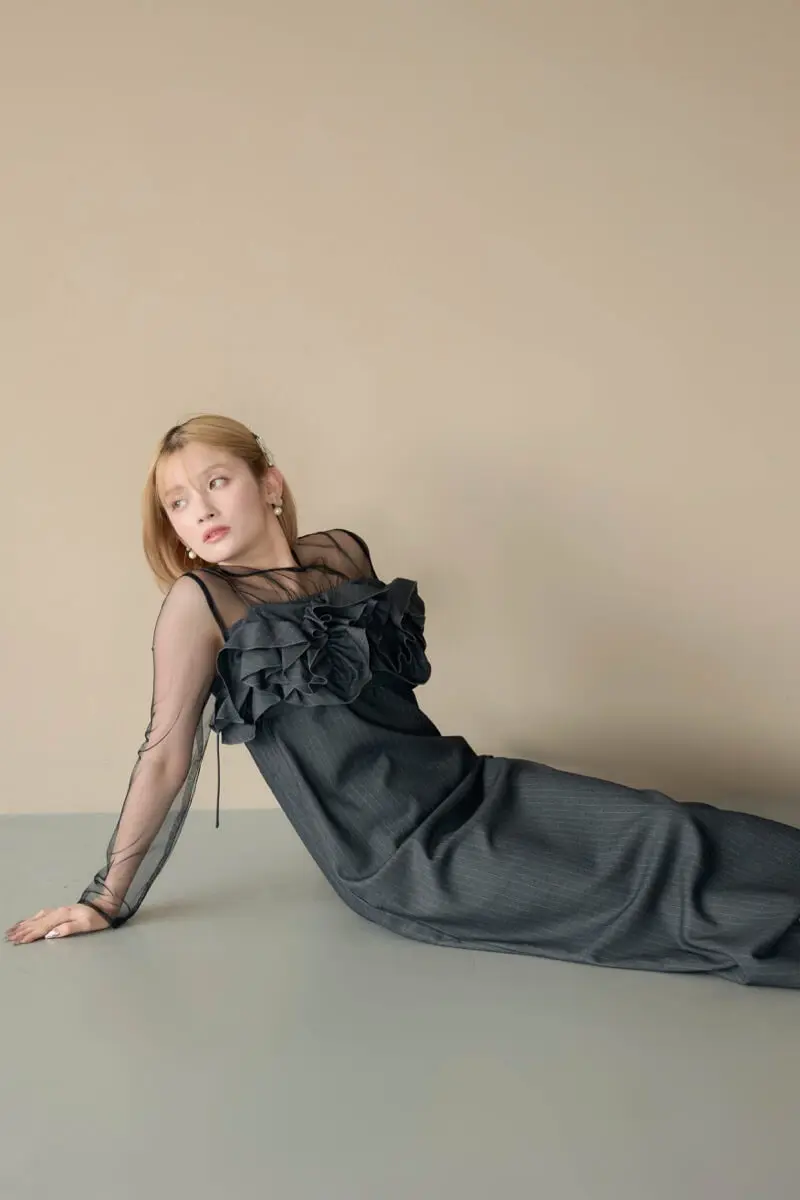グレーのフリルビスチェストライプドレス | LE' RURE | M | 結婚式