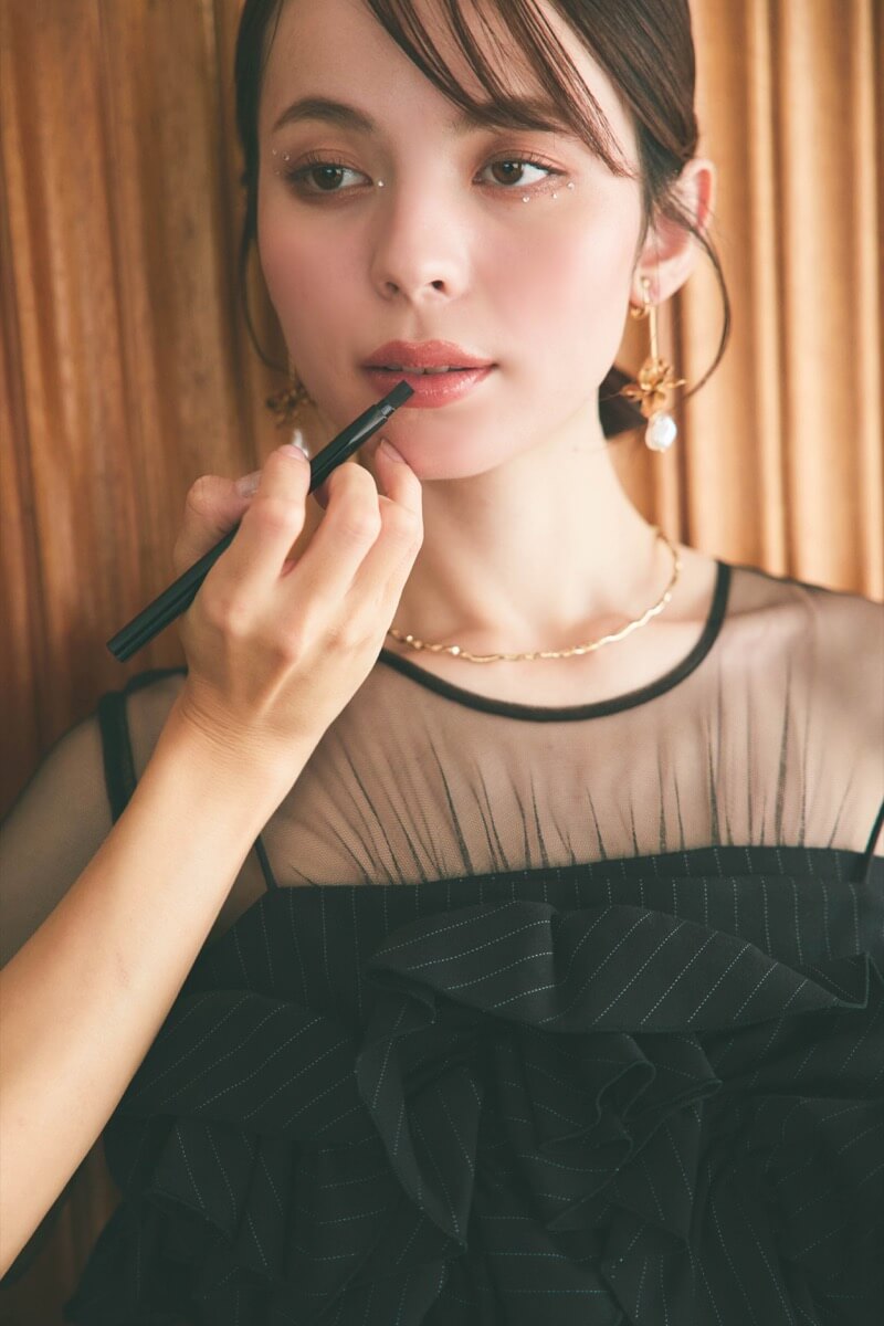 ブラックのフリルビスチェストライプドレスの商品画像15