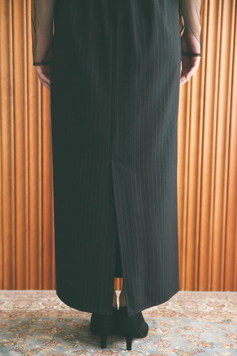 ブラックのフリルビスチェストライプドレスの商品画像7