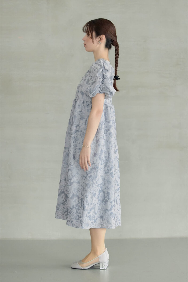 ライトグレーのバブルスリーブジャガードドレス | ANDRESD | M