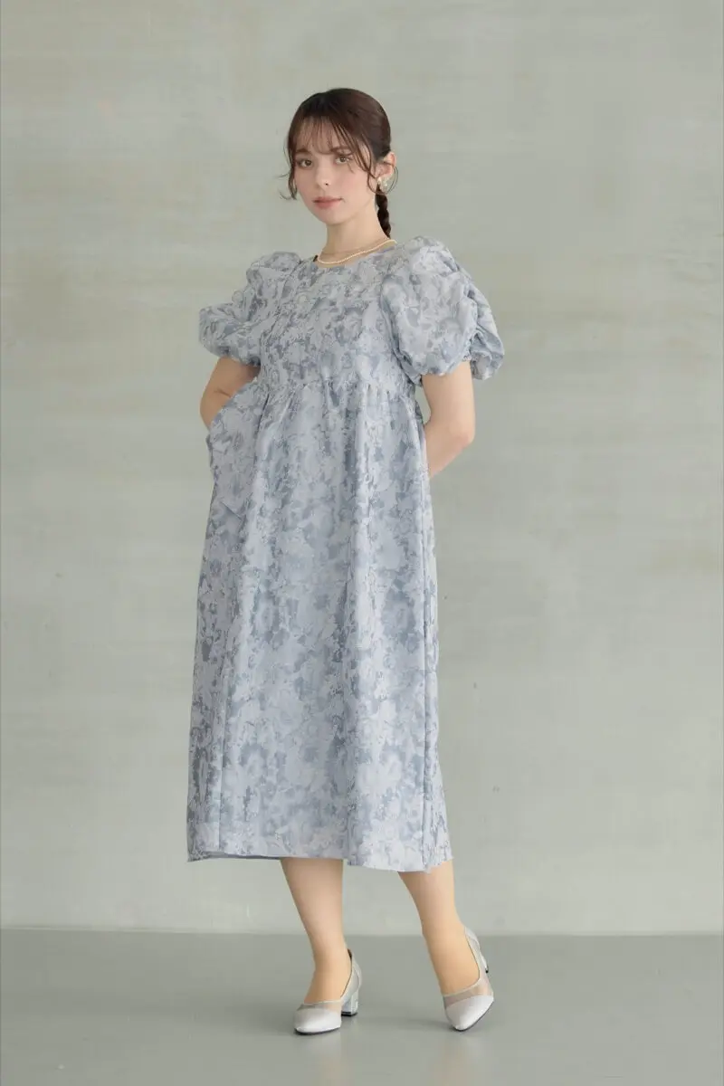 ライトグレーのバブルスリーブジャガードドレス | ANDRESD | M