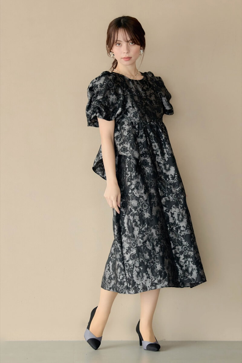 グレーのバブルスリーブジャガードドレスの商品画像10