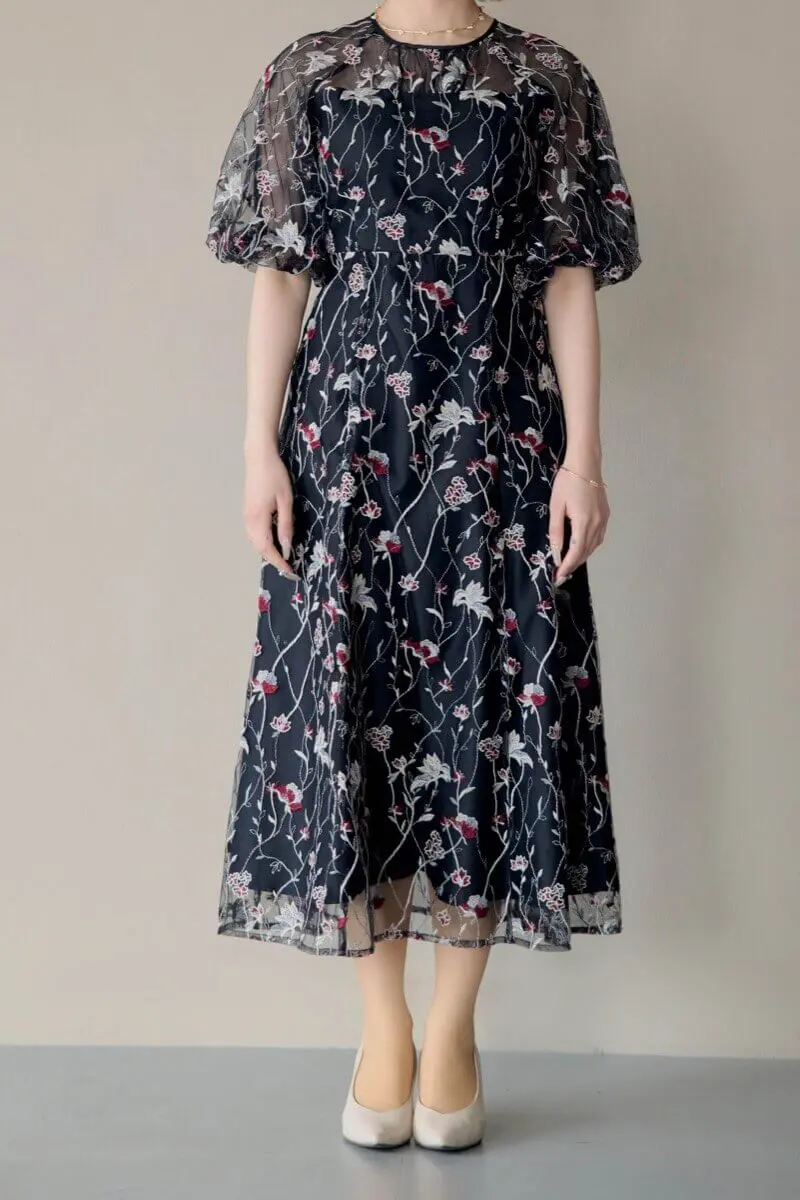 ブラックのフローラル刺繍シアードレス | metoi | L | 結婚式 