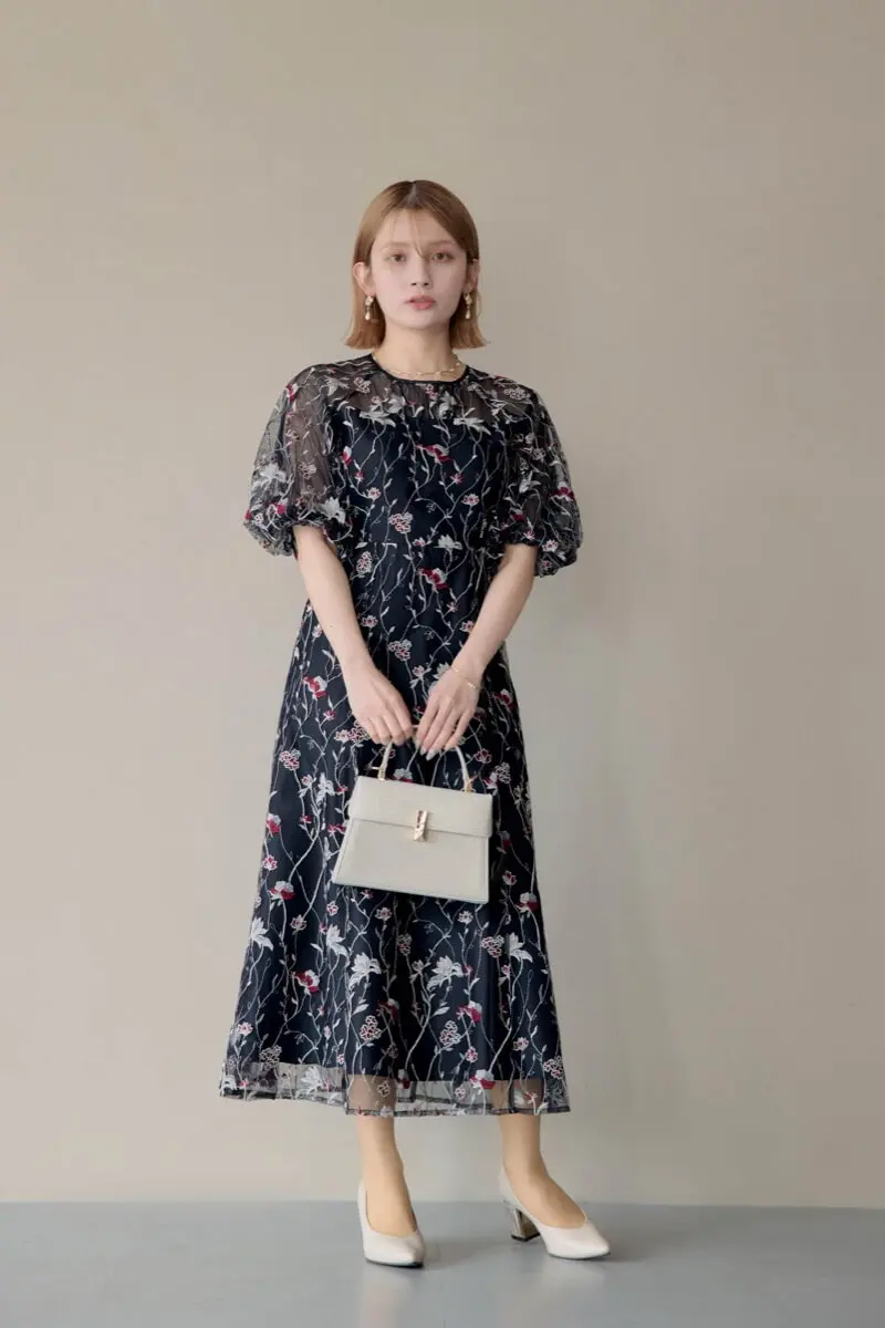 ブラックのフローラル刺繍シアードレス | metoi | L | 結婚式