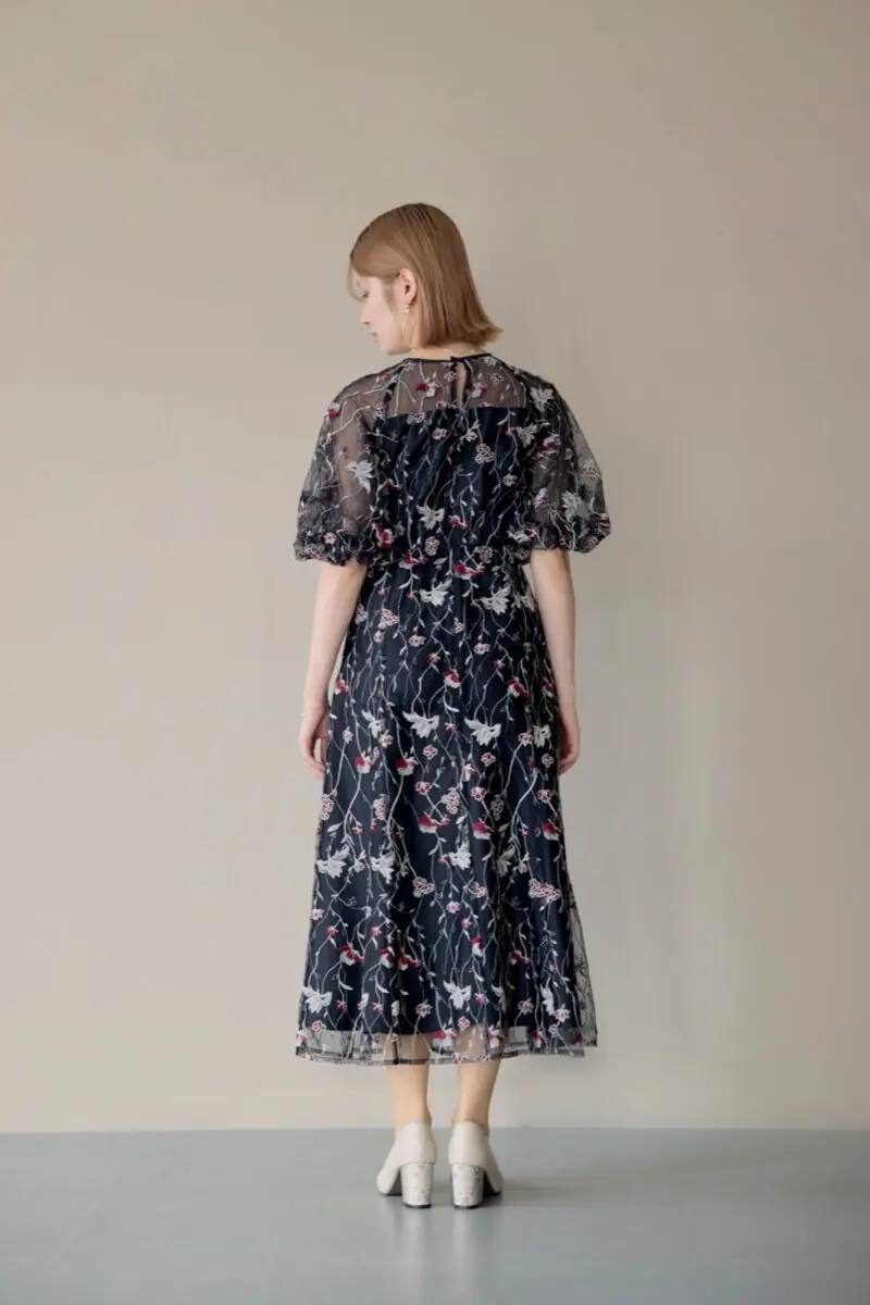 ブラックのフローラル刺繍シアードレス | metoi | L | 結婚式 