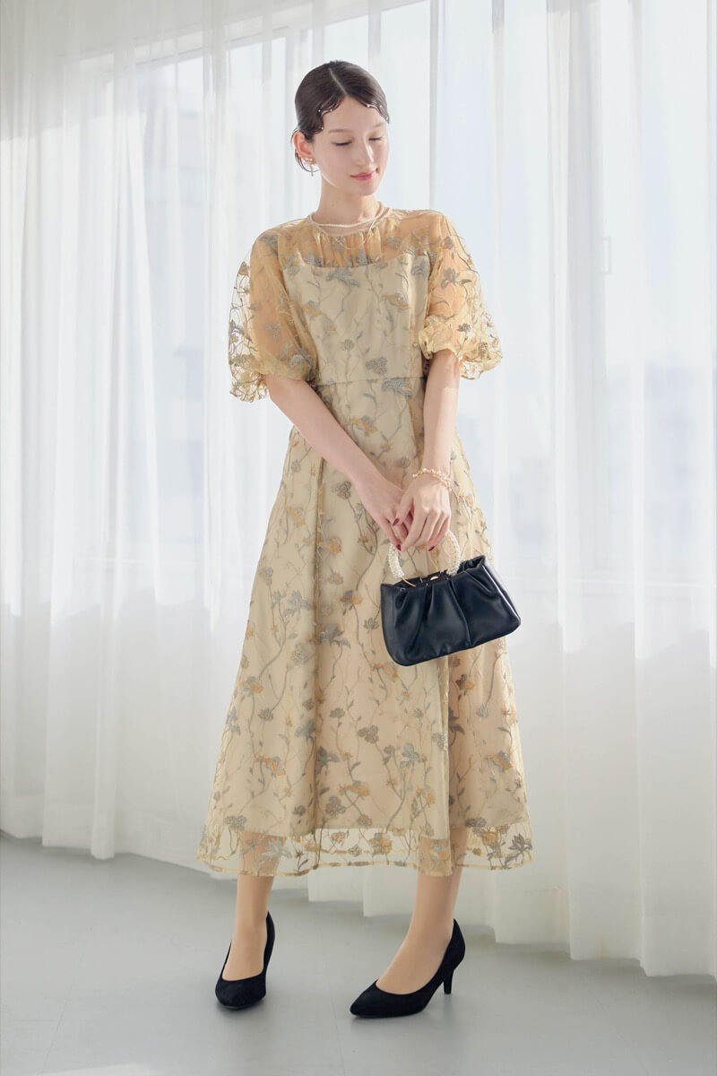 イエローのフローラル刺繍シアードレスの商品画像13