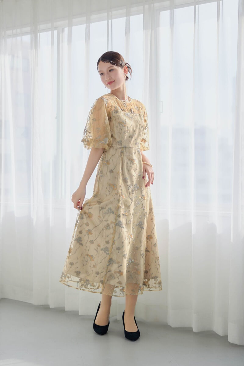 イエローのフローラル刺繍シアードレスの商品画像14