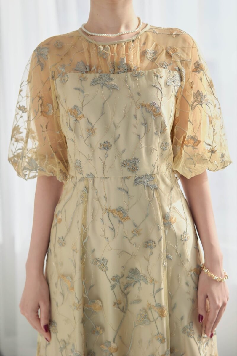 イエローのフローラル刺繍シアードレスの商品画像5