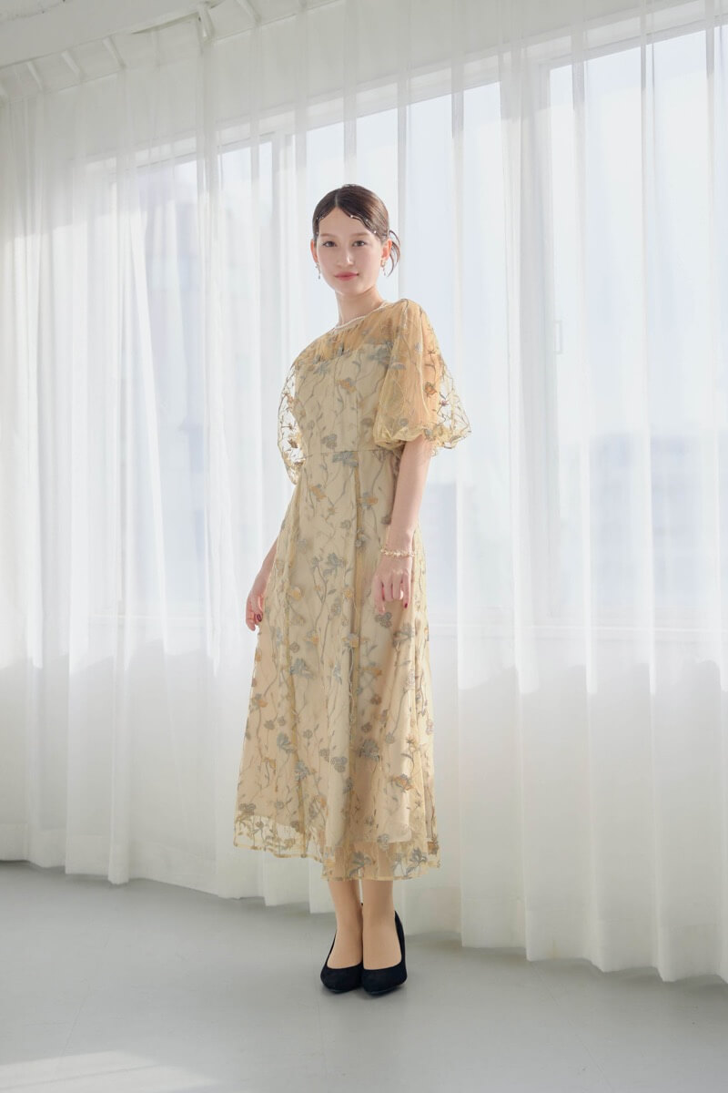 イエローのフローラル刺繍シアードレスの商品画像8