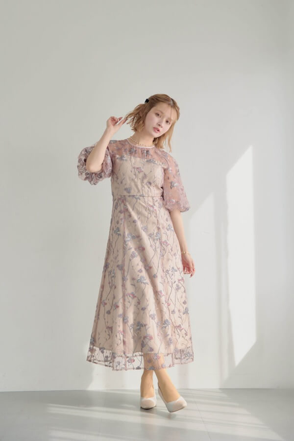 ピンクのフローラル刺繍シアードレス | metoi | L | A-3079