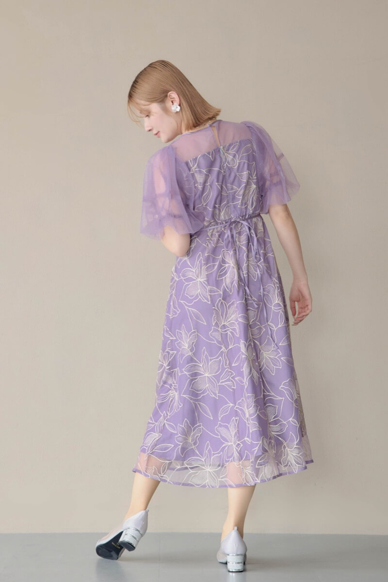 パープルのリリーパターンレースドレスの商品画像1