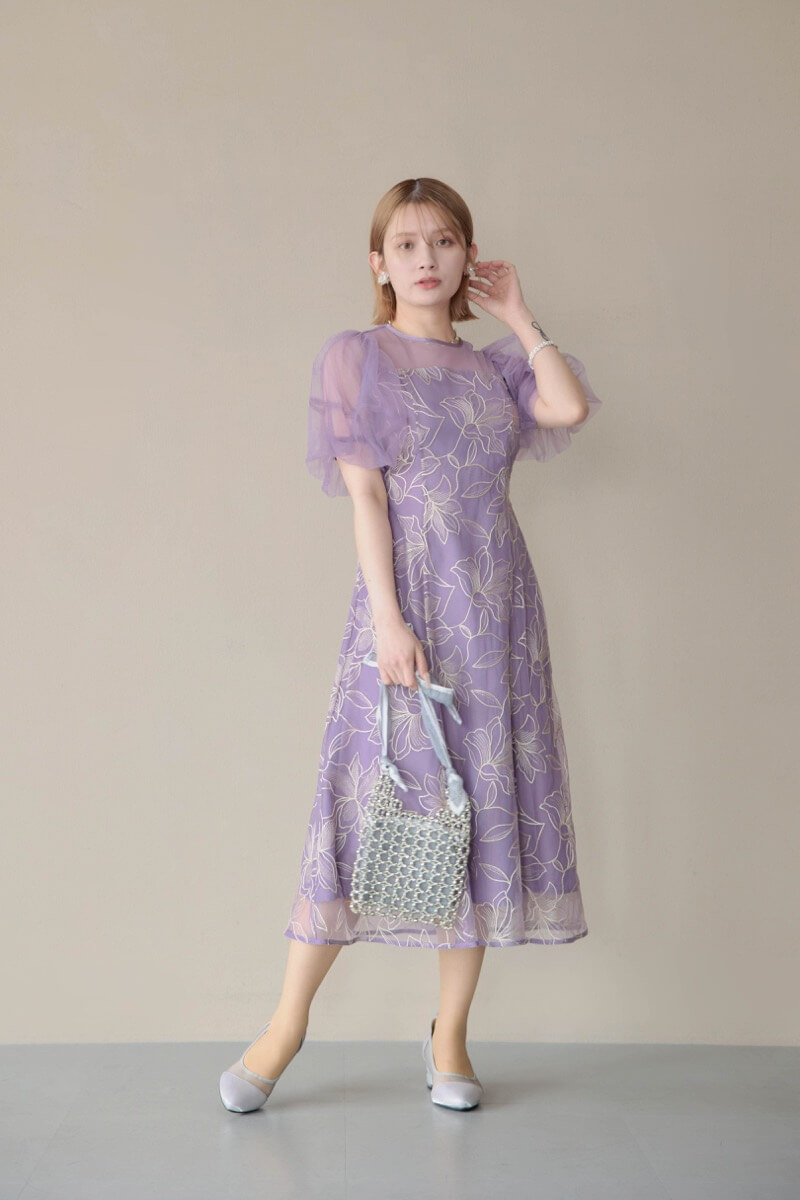 パープルのリリーパターンレースドレスの商品画像2