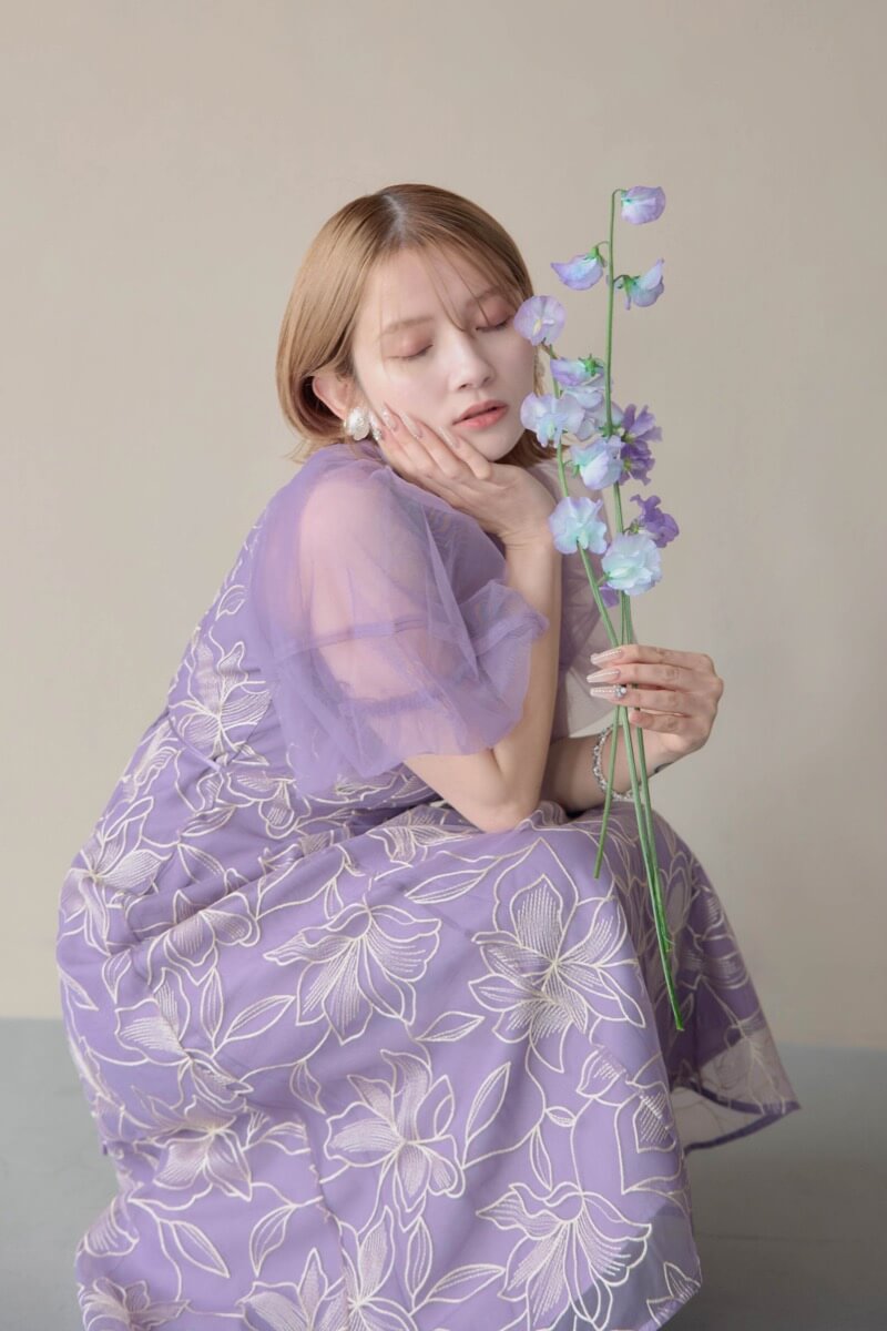 パープルのリリーパターンレースドレスの商品画像9