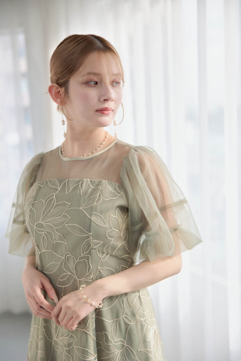 グリーンのリリーパターンレースドレスの商品画像9
