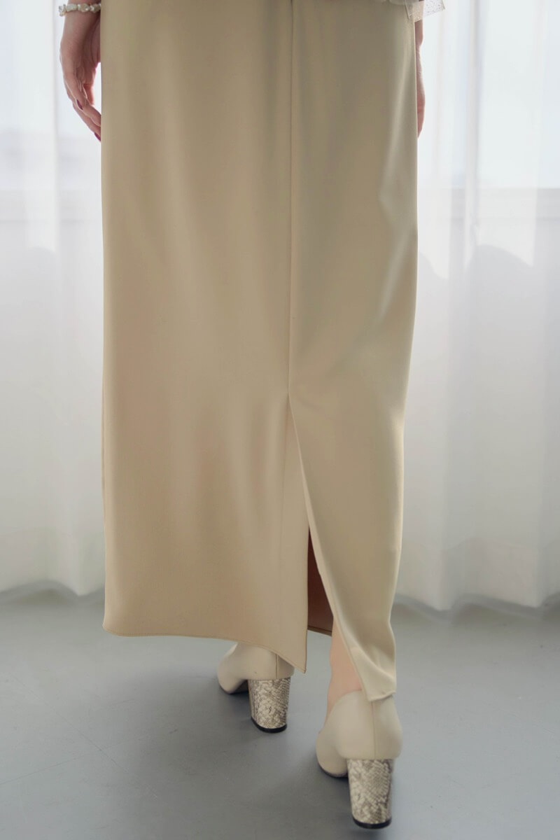 ベージュのペプラムドレスの商品画像7