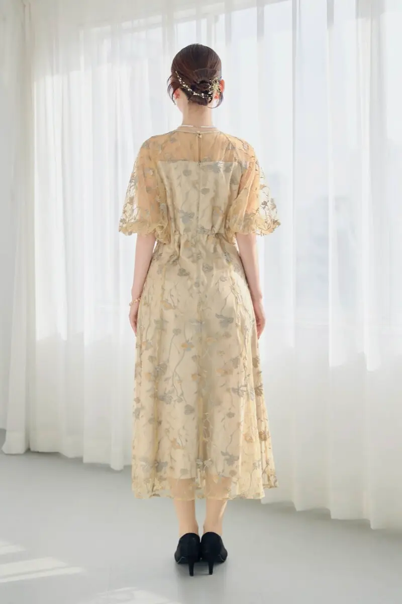 イエローのフローラル刺繍シアードレス | metoi | M | 結婚式