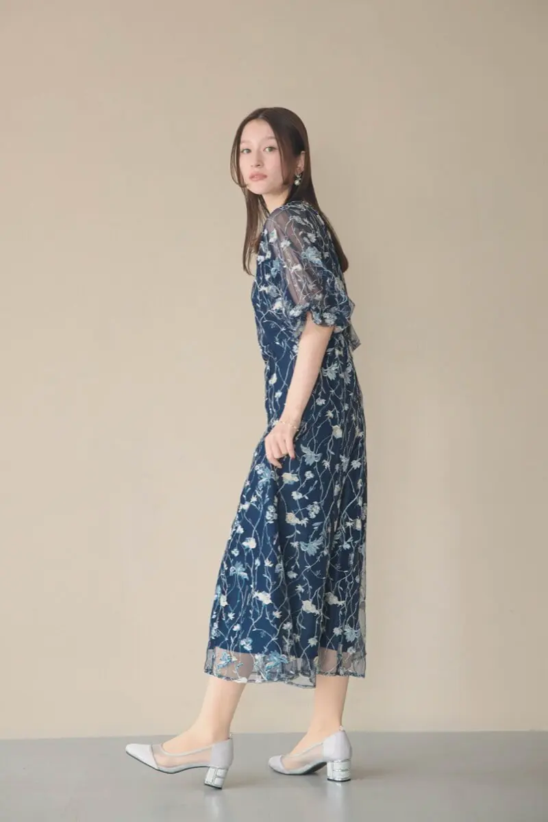 ネイビーのフローラル刺繍シアードレス | metoi | M | 結婚式