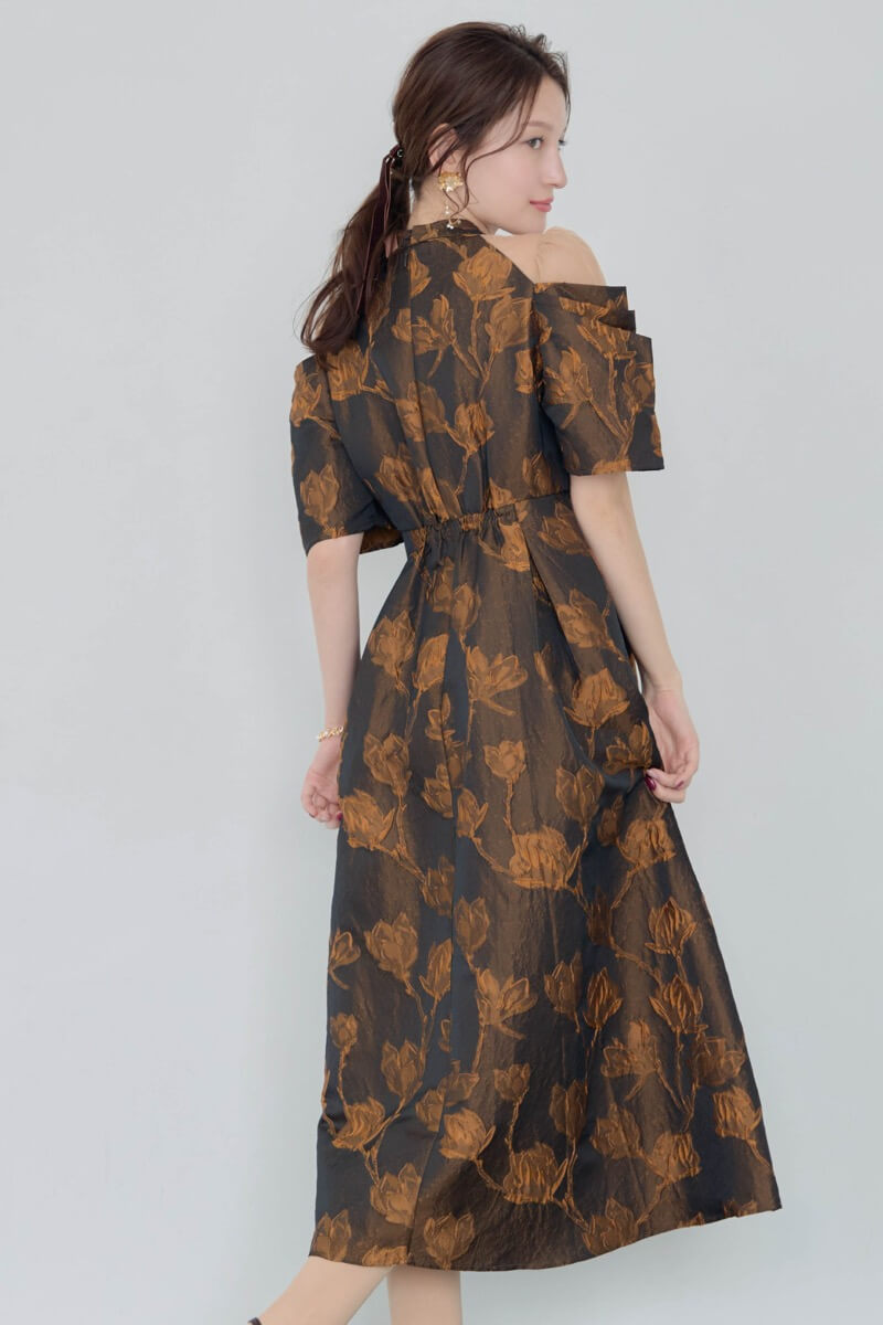 ブラウンのフラワージャガードフレアドレスの商品画像10