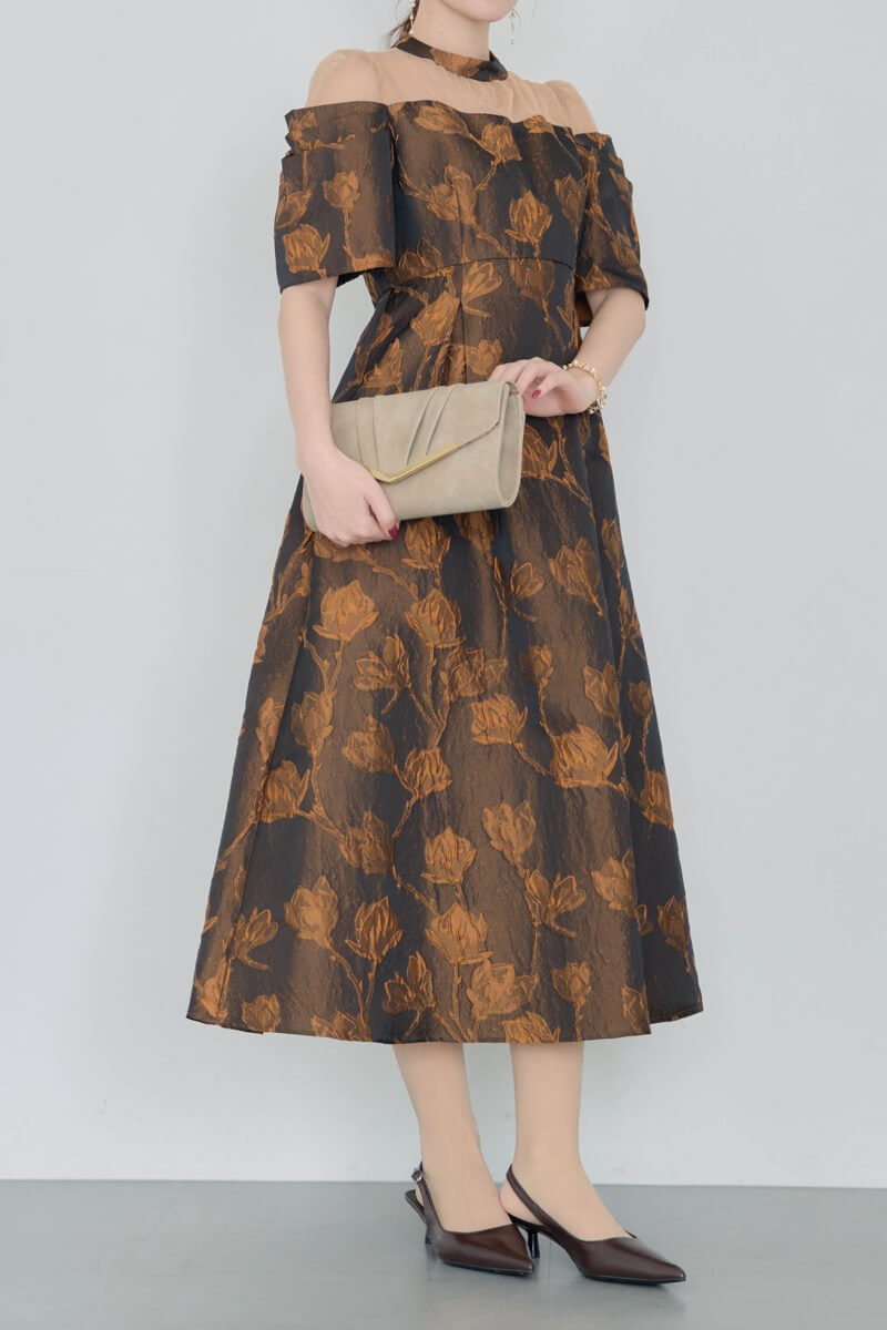 ブラウンのフラワージャガードフレアドレスの商品画像11