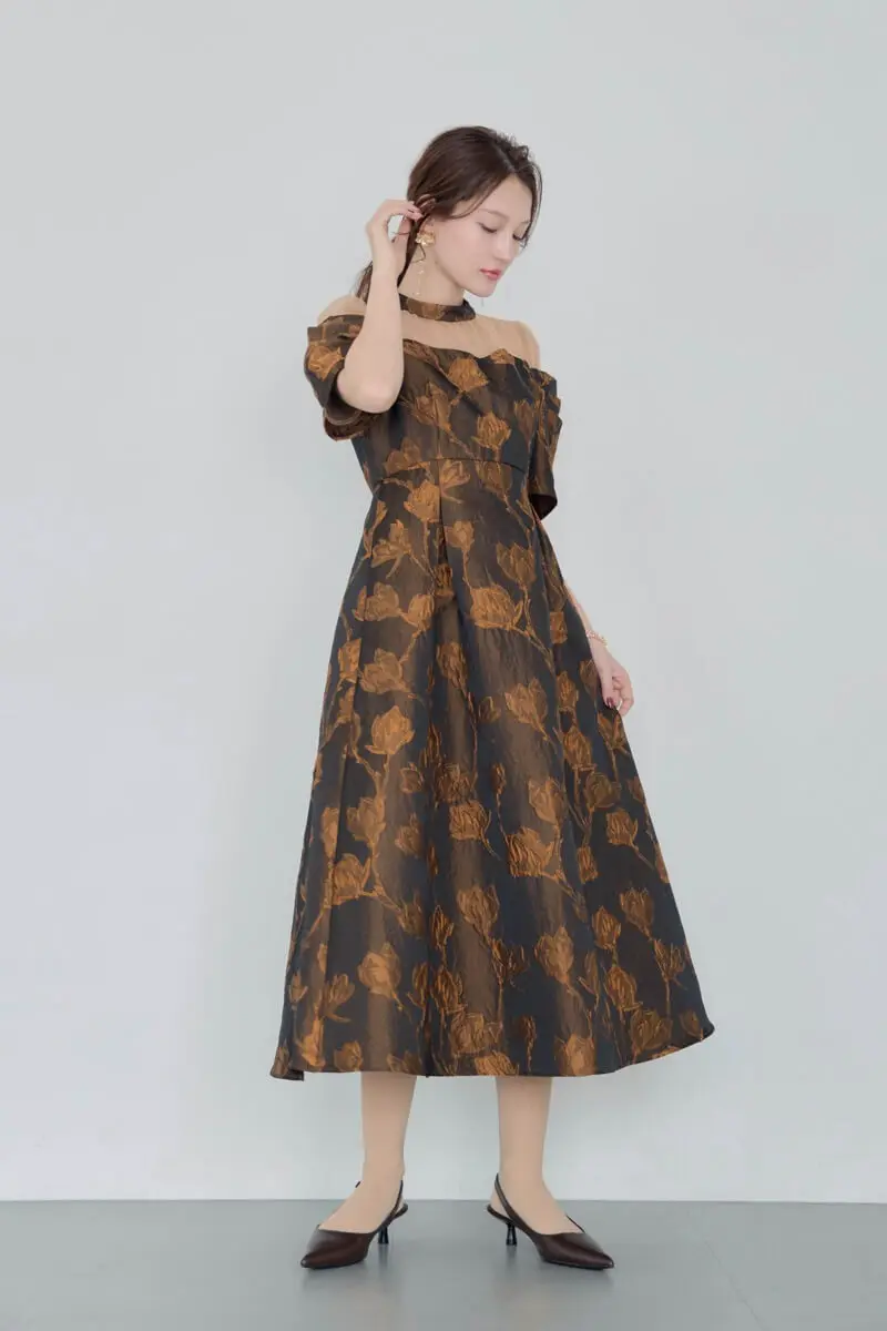 ブラウンのフラワージャガードフレアドレス | metoi | M | 結婚式
