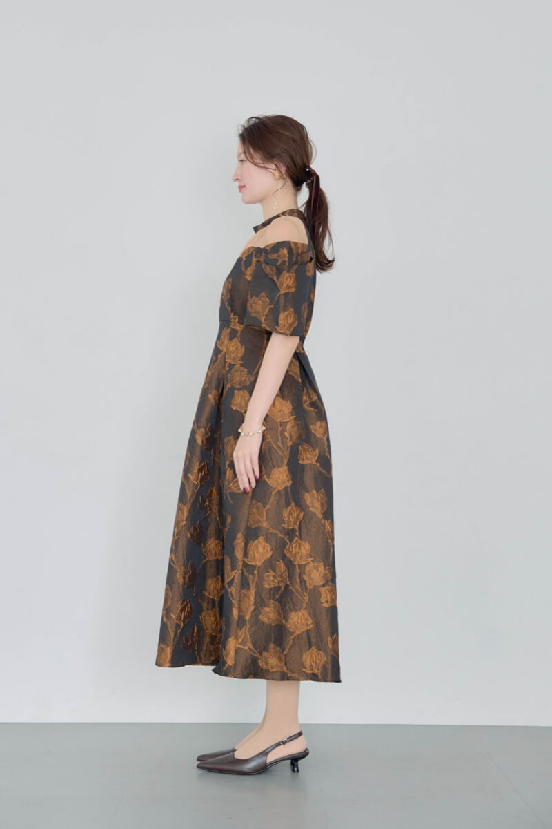 ブラウンのフラワージャガードフレアドレスの商品画像3