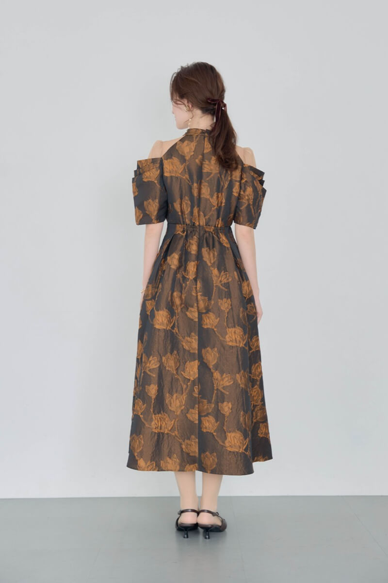 ブラウンのフラワージャガードフレアドレスの商品画像4