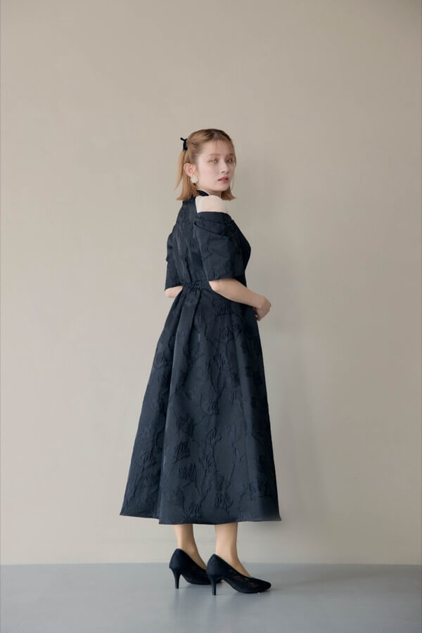 ブラックのフラワージャガードフレアドレス | metoi | M | A-3094
