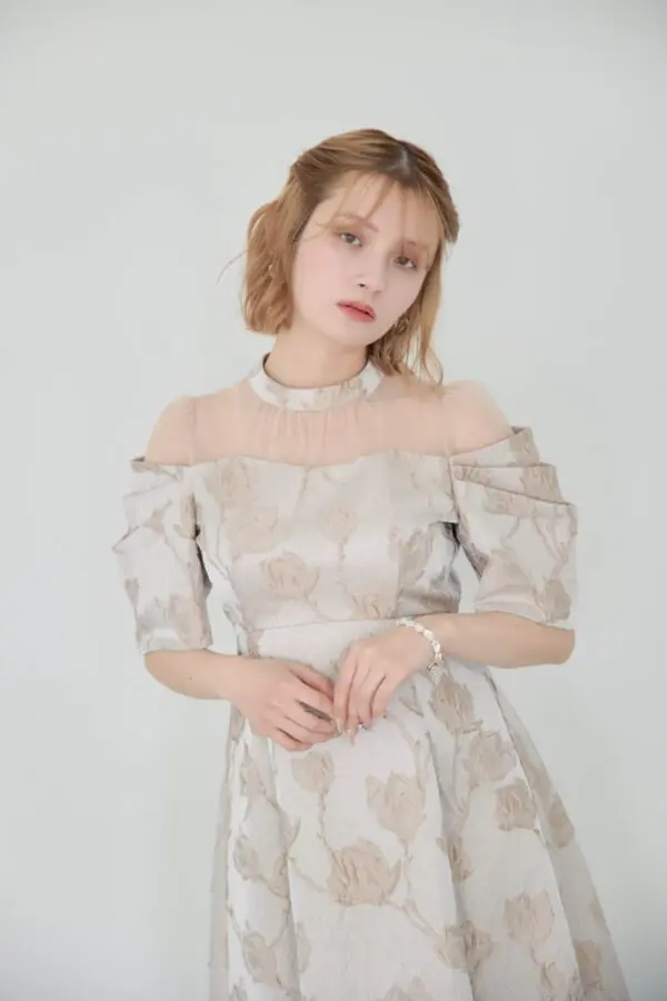 オフショルダーのドレスレンタル｜結婚式パーティーのドレスレンタルは
