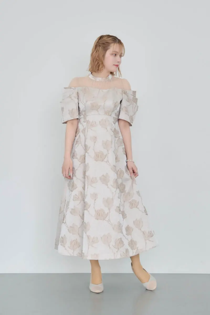 ベージュのフラワージャガードフレアドレス | metoi | M | 結婚式