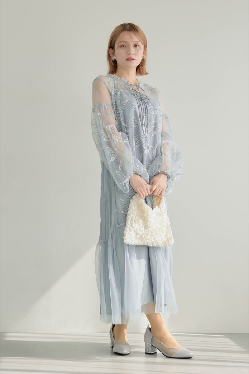 グレーのリボンエンブロイダリーレイヤードドレスの商品画像12