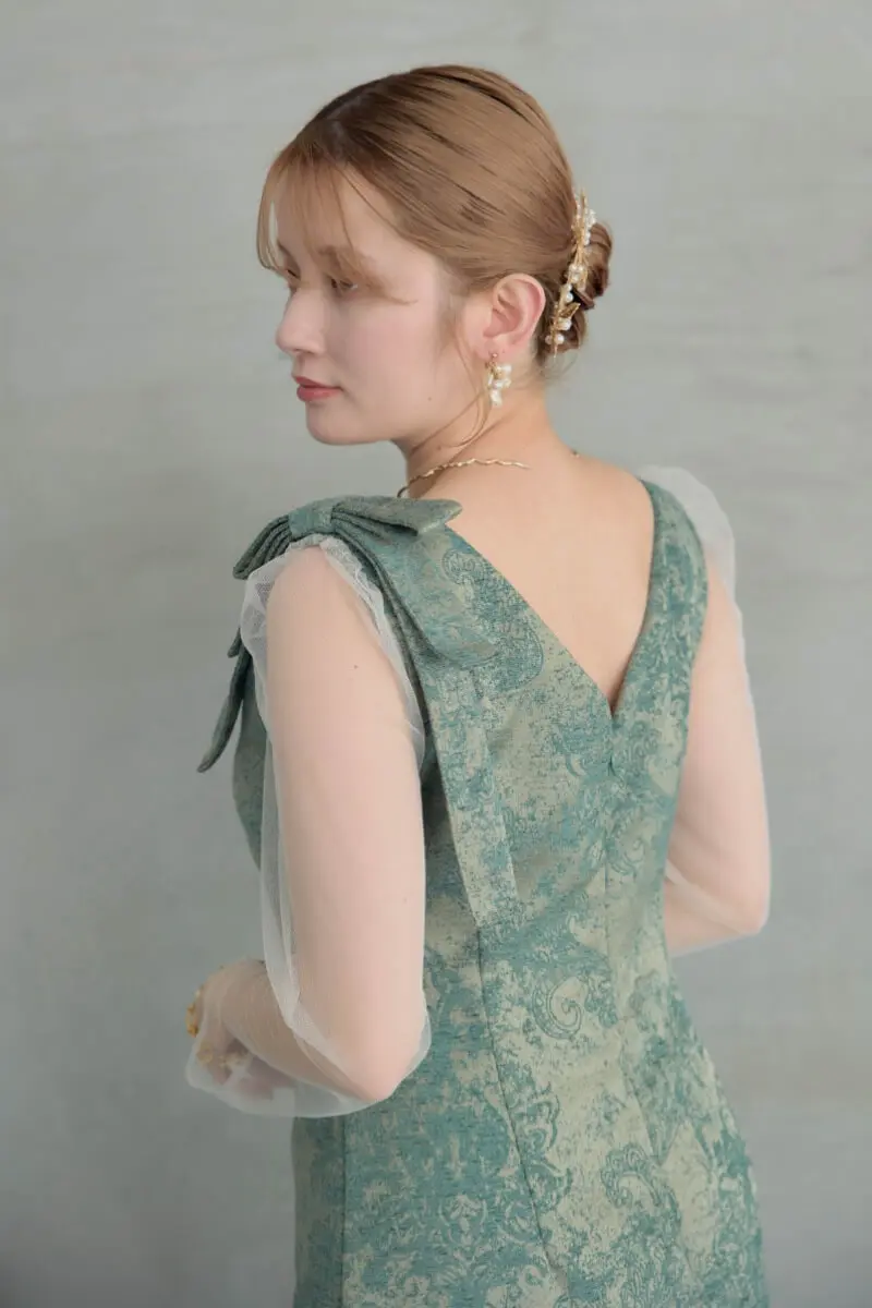 グリーンのショルダーリボンジャガードドレス | LE' RURE | M | 結婚式