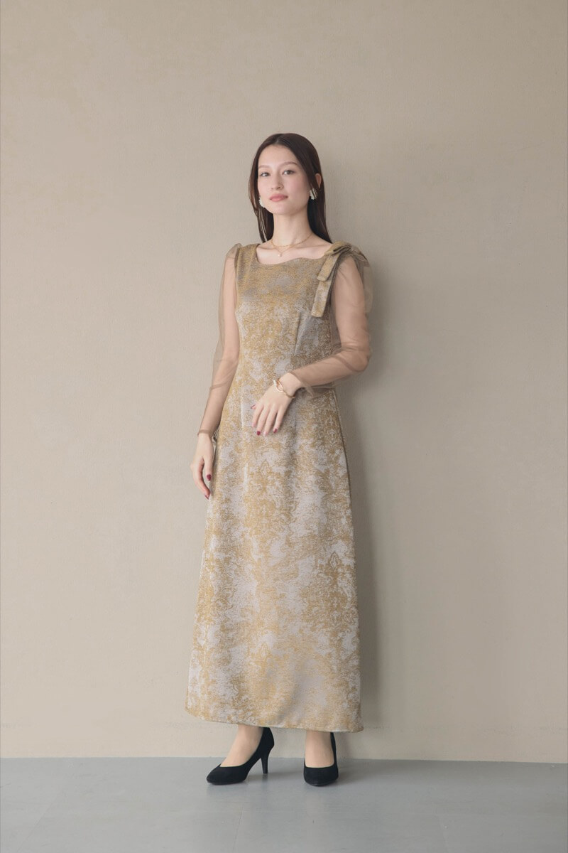 ブラウンのショルダーリボンジャガードドレスの商品画像1