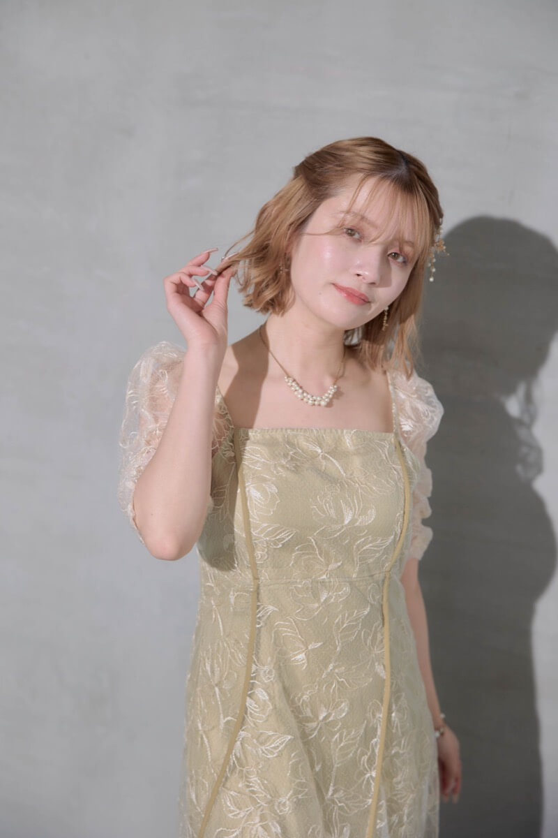 イエローのウェーブパイピングフレアドレスの商品画像12