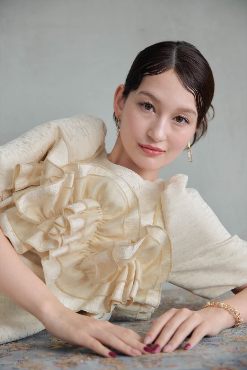 アイボリーのフリルビスチェジャガードドレスの商品画像12