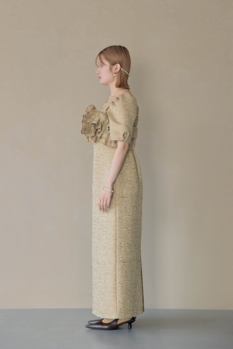 ベージュのフリルビスチェジャガードドレスの商品画像3