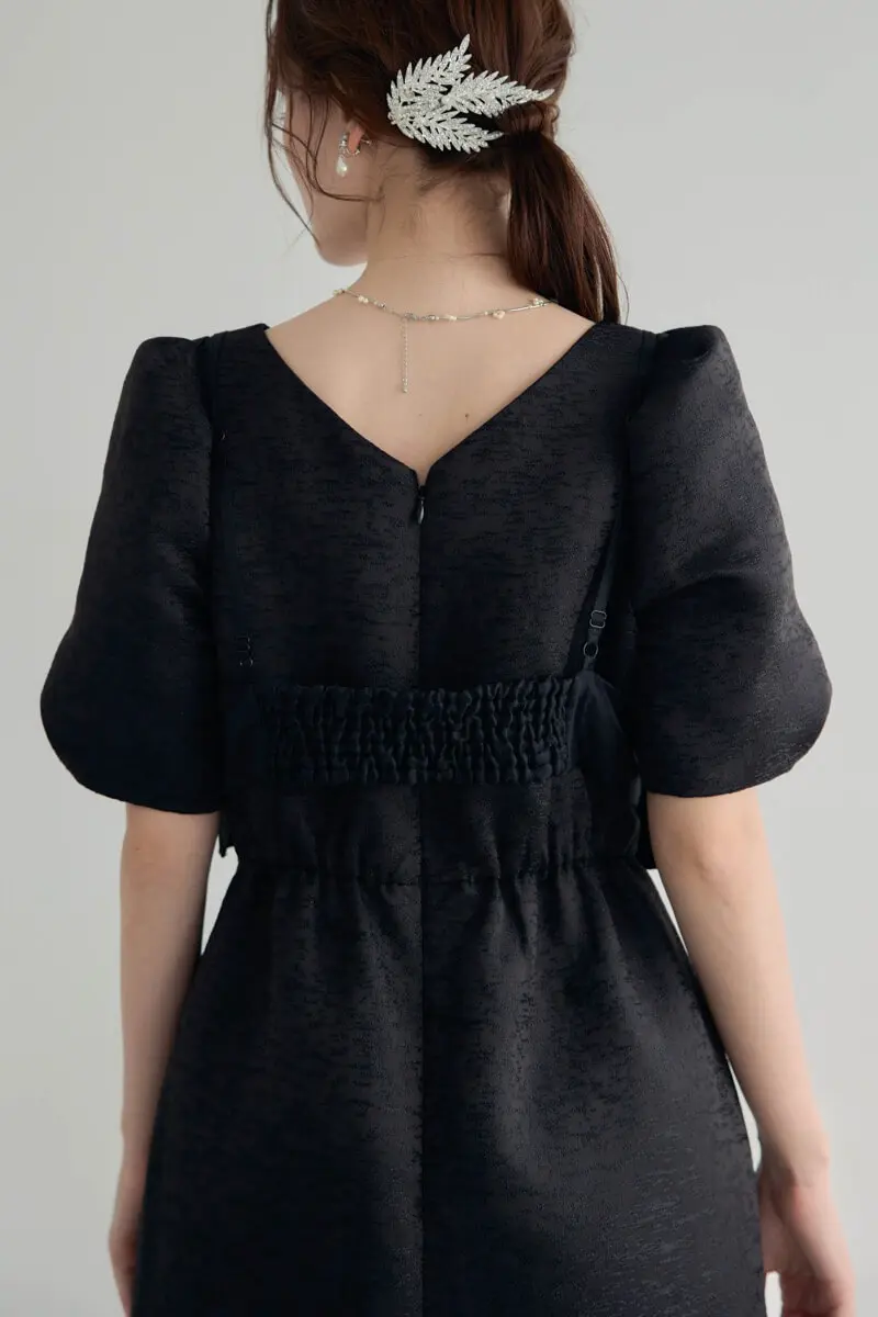 le'rure刺繍入りブラックドレス フリル袖 ブラックのフリルビスチェジャガードドレス | LE' RURE | M | 結婚式