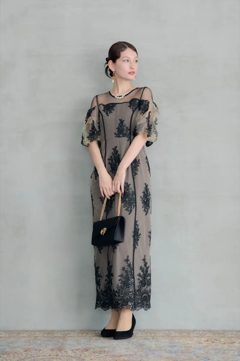 ベージュのエンブロイダードシアードレス | et.UNiVER | M | 結婚式