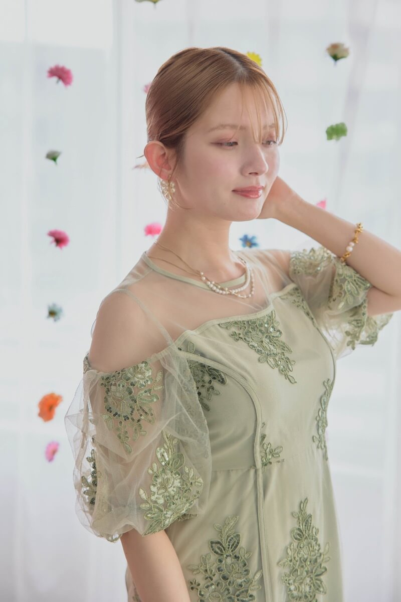 グリーンのエンブロイダードシアードレスの商品画像14