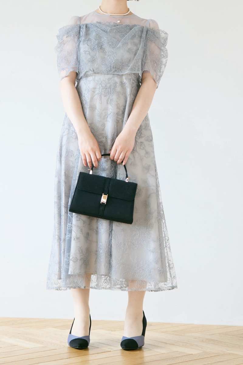 ブルーグレーのドレープラメ刺繍ドレスの商品画像12