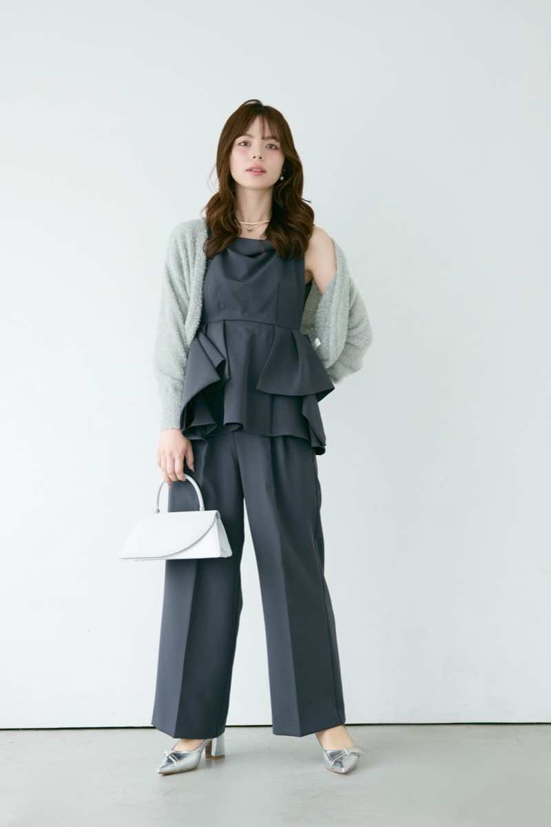 グレーのツイストネックペプラムセットアップパンツの商品画像9