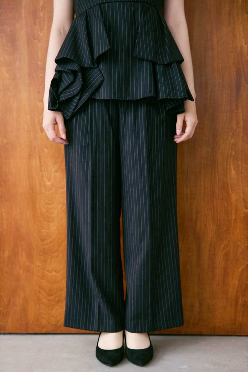 ストライプのツイストネックペプラムセットアップパンツの商品画像8