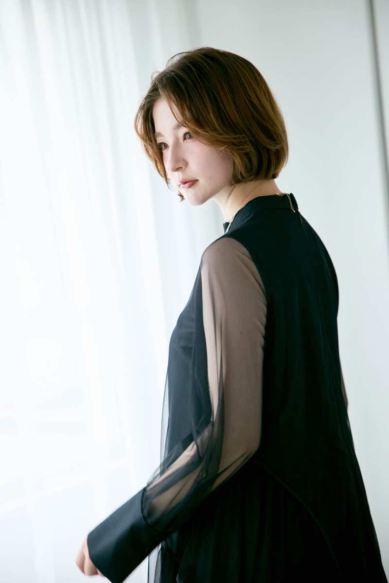 ブラックのパイピングチュールドレスの商品画像9