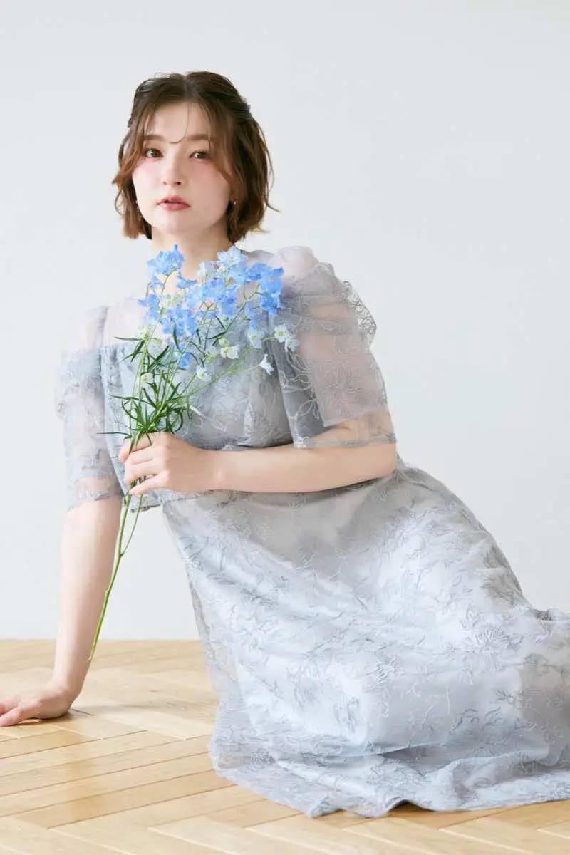 ブルーグレーのドレープラメ刺繍ドレス | metoi | M | 結婚式
