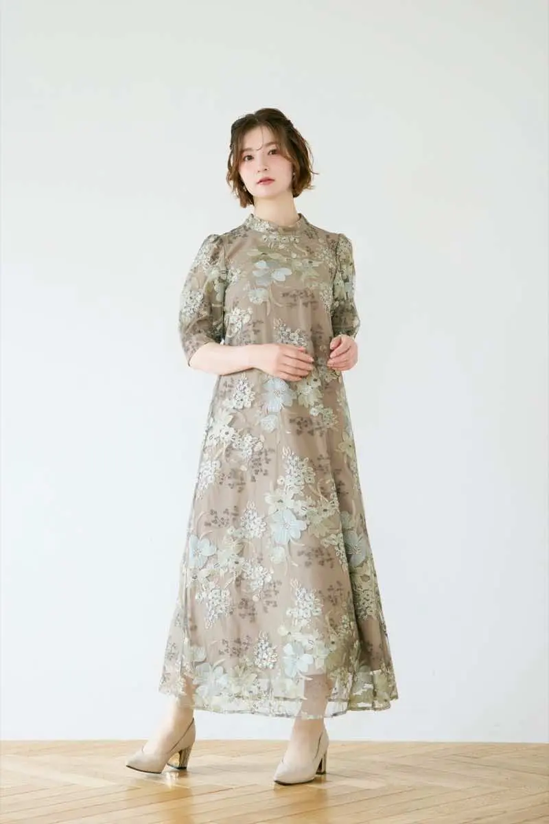 グリーンのバルーンスリーブエンブロイダリードレス | select shop | M