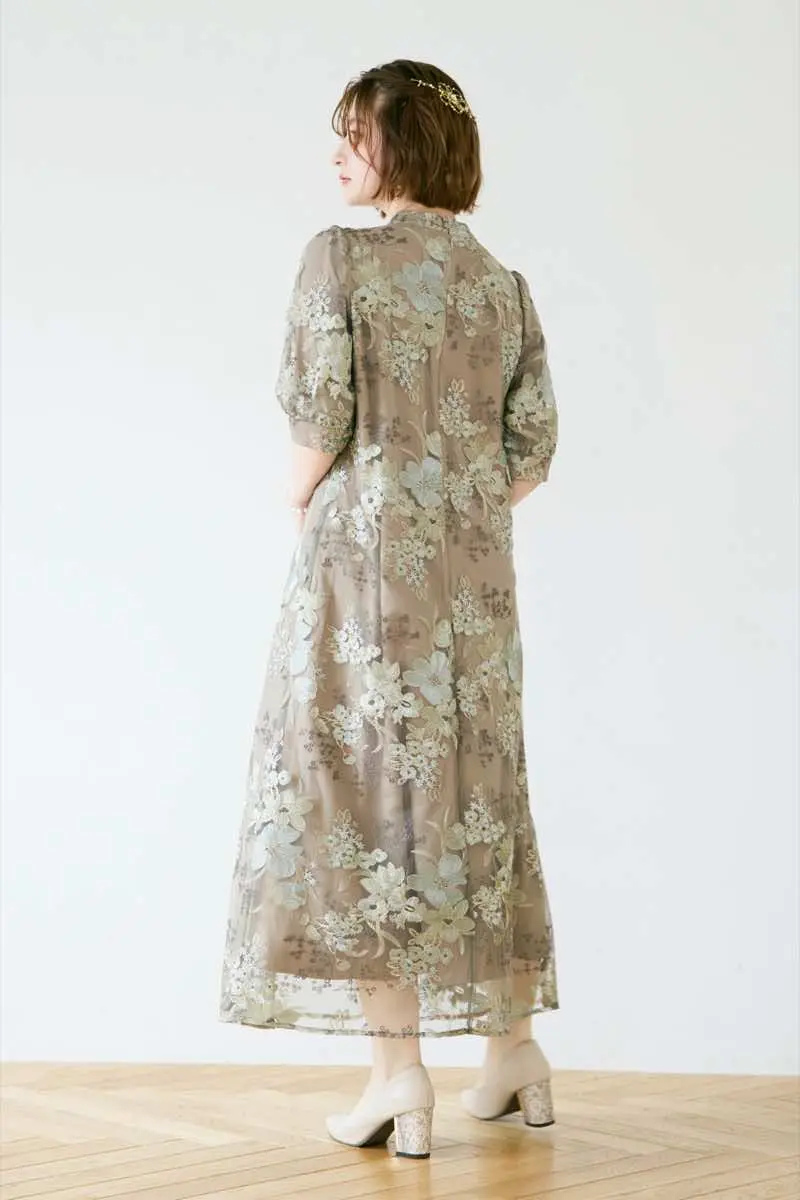 グリーンのバルーンスリーブエンブロイダリードレス | select shop | M