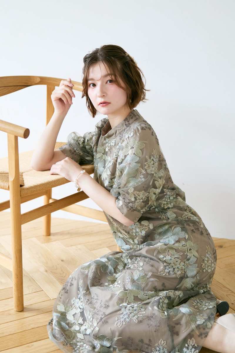 グリーンのバルーンスリーブエンブロイダリードレス | select shop | M